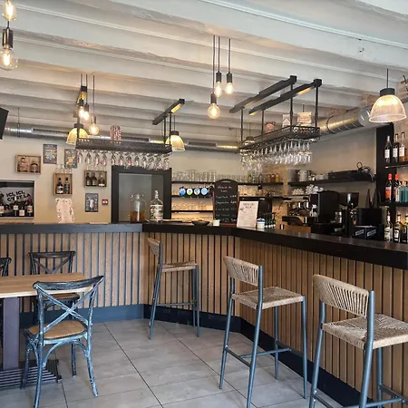 Hotel Bar Restaurant La Terrasse Larche (Correze)
